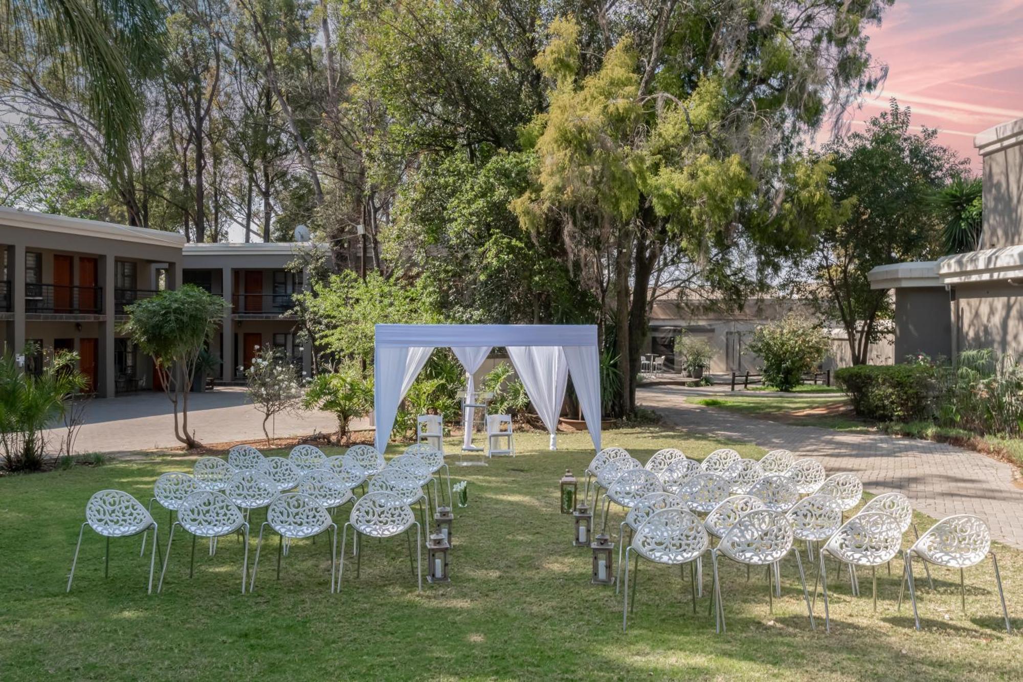 Villa Africa Boutique Hotel & Spa Pretoria-Noord Buitenkant foto